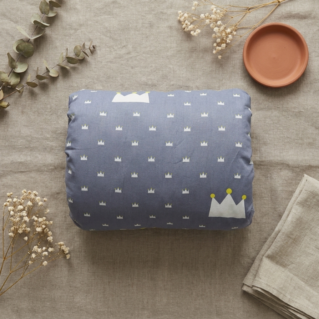 Little Manta Feeding Arm Pillow