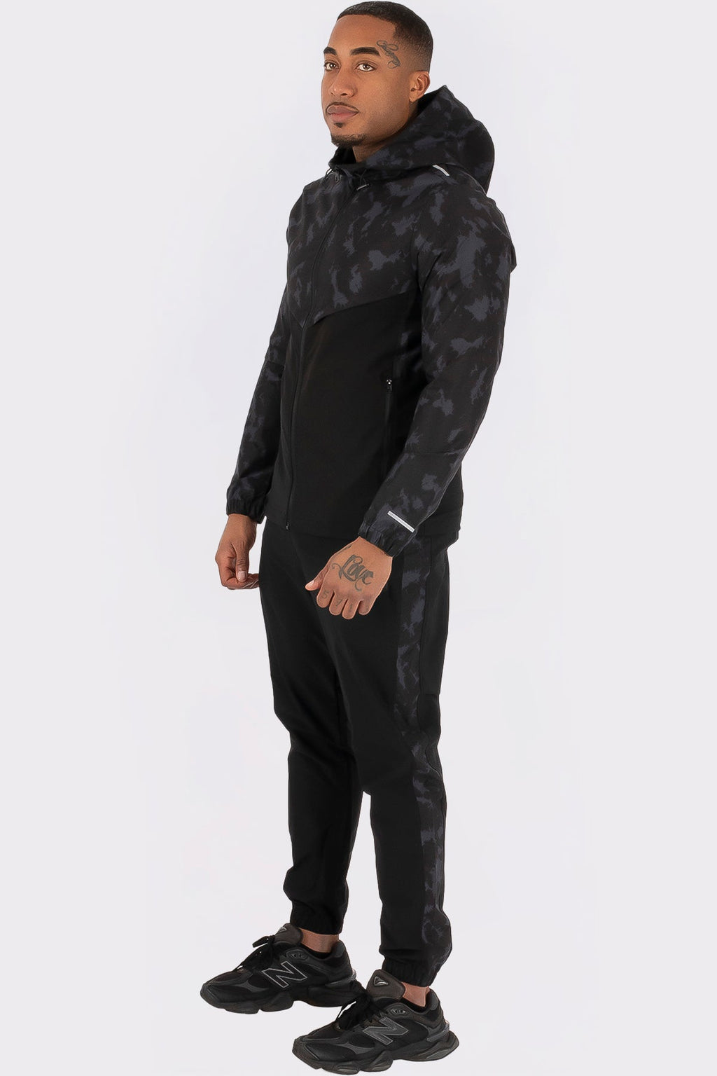 THE CAMOUFLAGE COMBISET