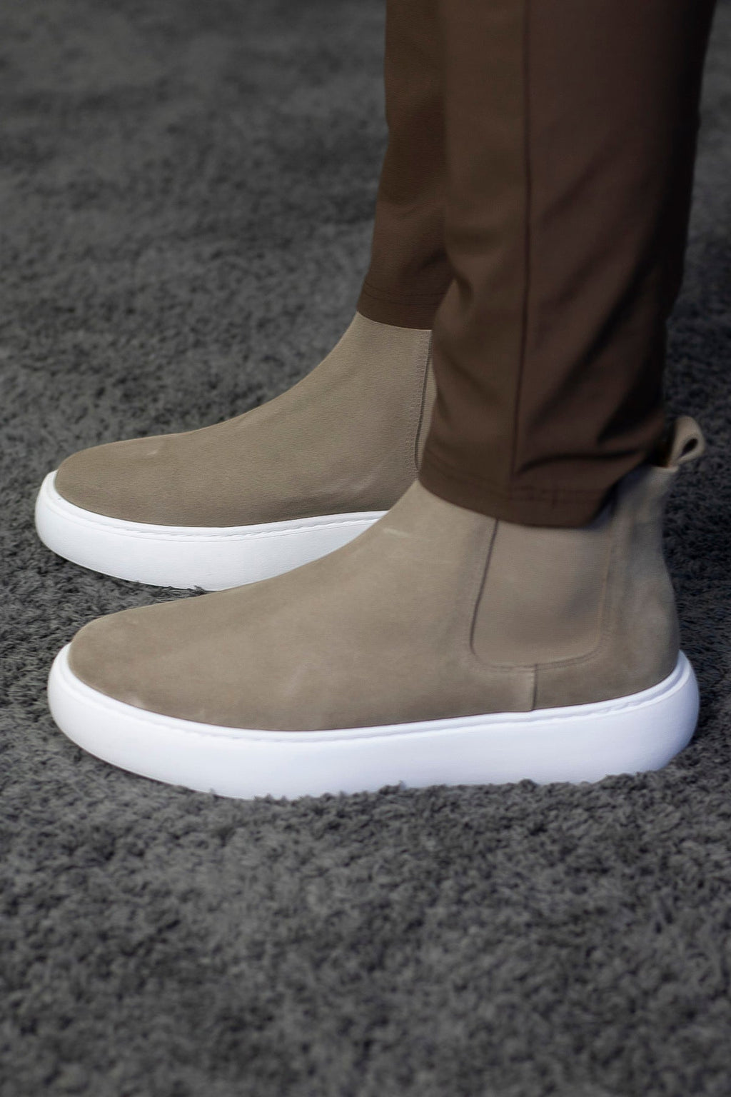 THE MAISON PREMIUM HIGHTOP