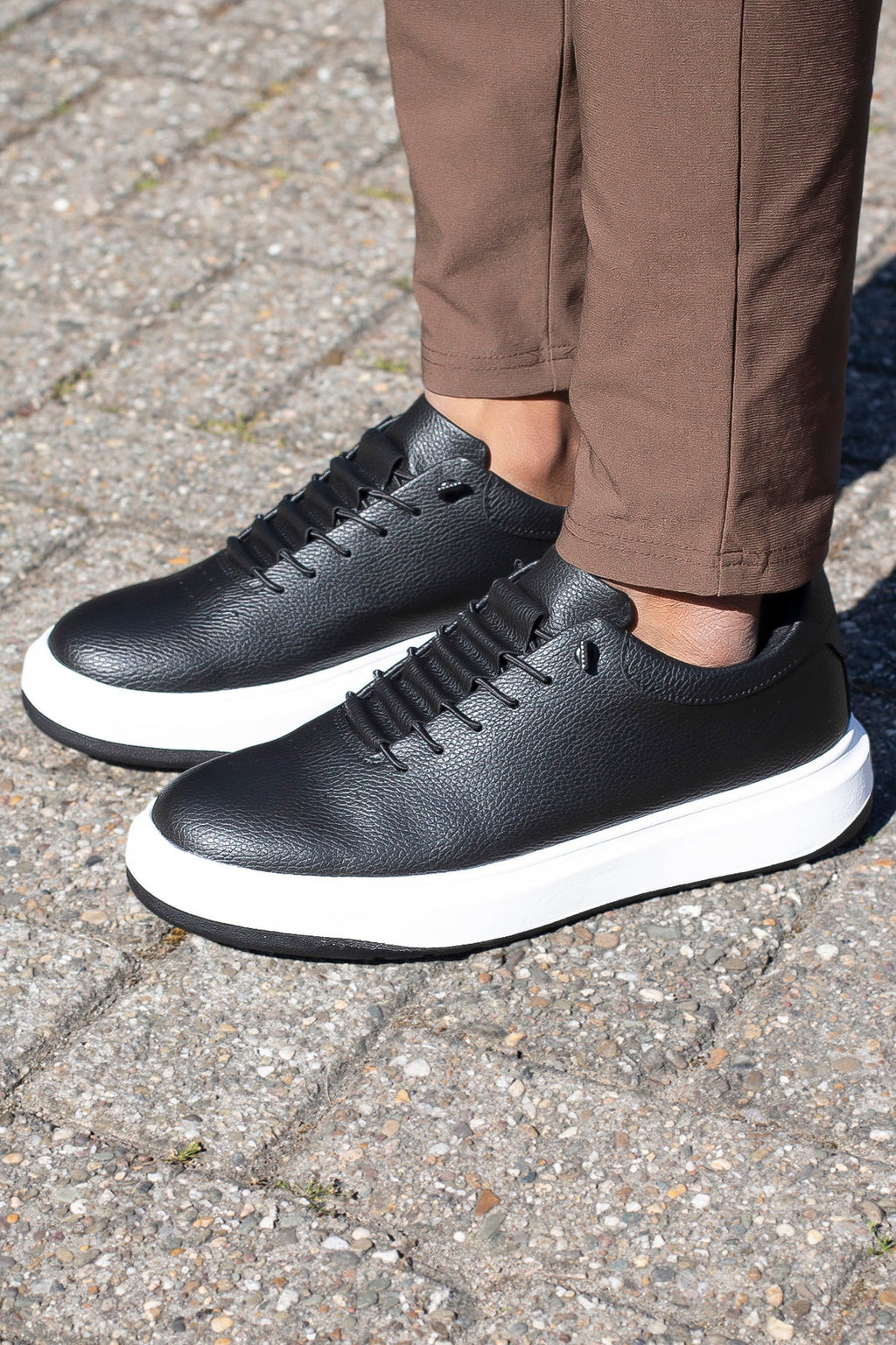 THE LYON PREMIUM SNEAKER