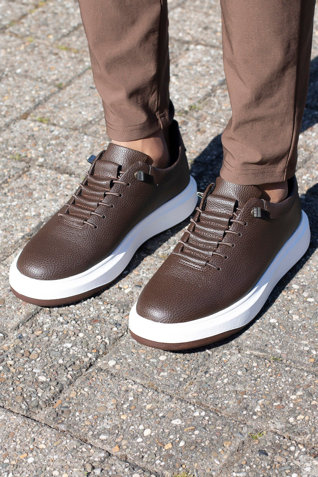 THE LYON PREMIUM SNEAKER