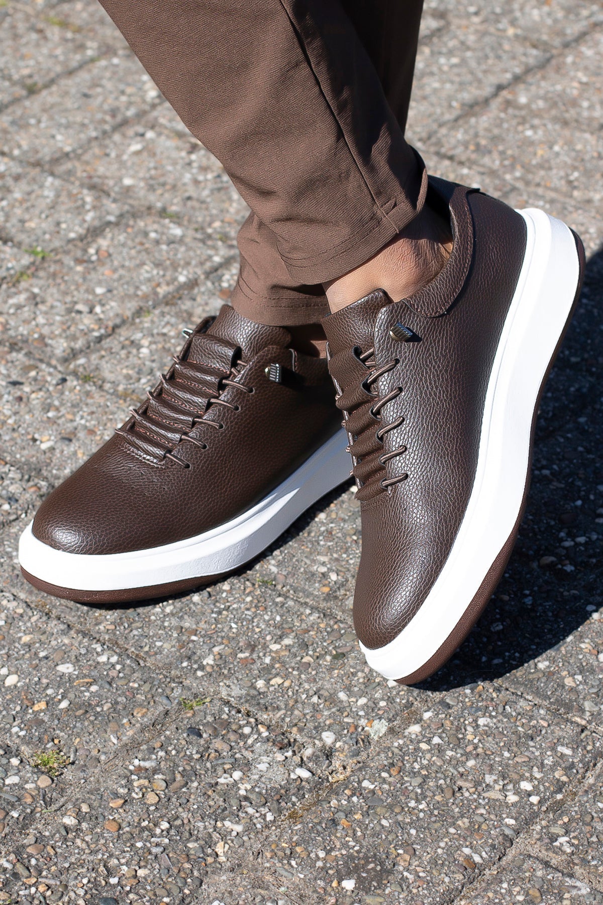 THE LYON PREMIUM SNEAKER