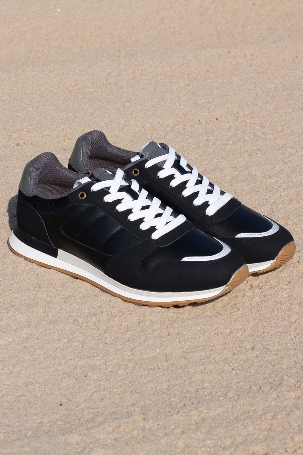 THE SANTOS ESSENTIAL SNEAKER