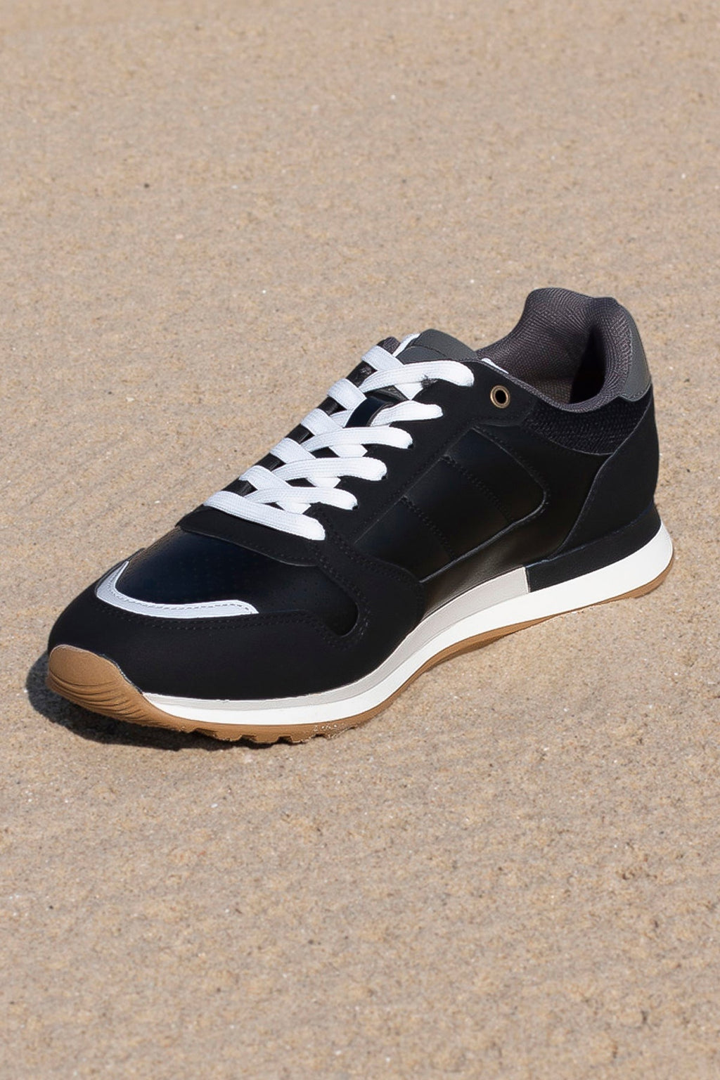 THE SANTOS ESSENTIAL SNEAKER