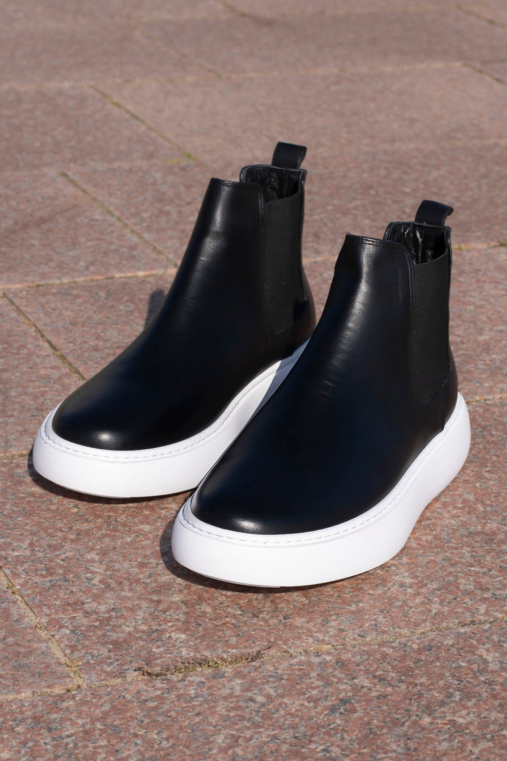 THE MAISON PREMIUM HIGHTOP
