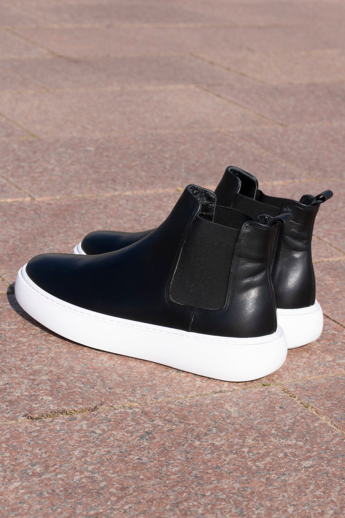 THE MAISON PREMIUM HIGHTOP