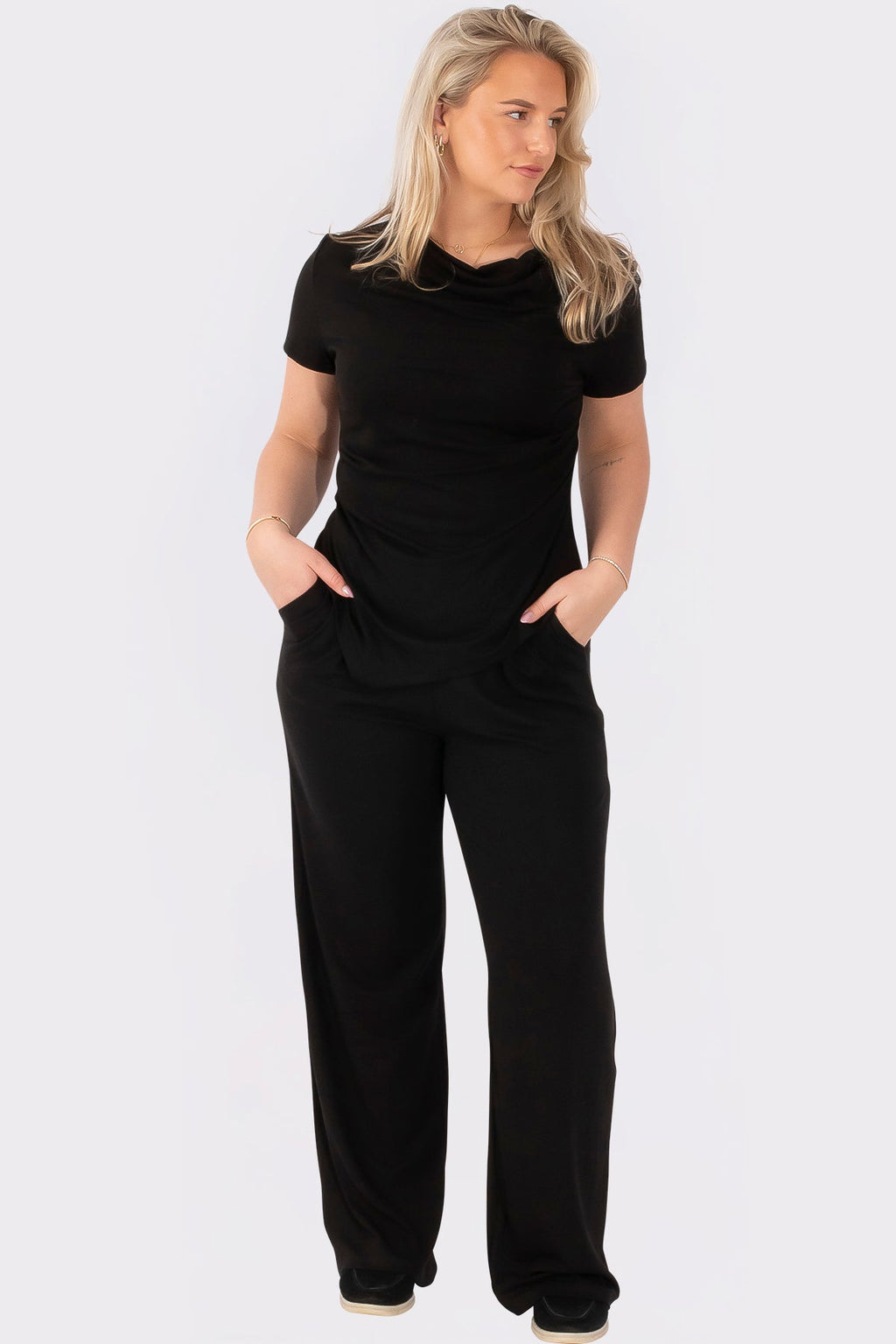 THE ALICANTE TWO PIECE SET