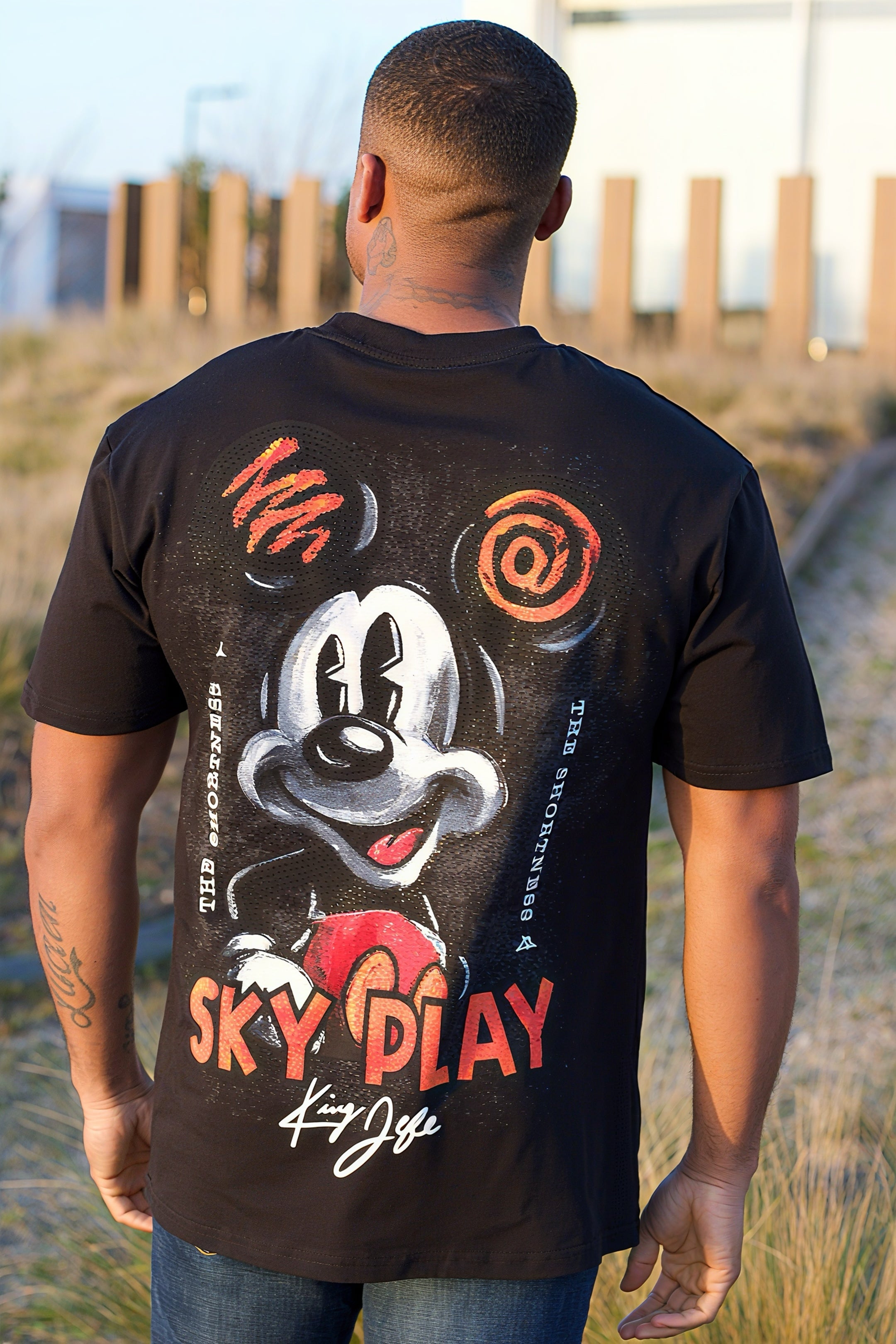 THE ICON LOONEY T-SHIRT