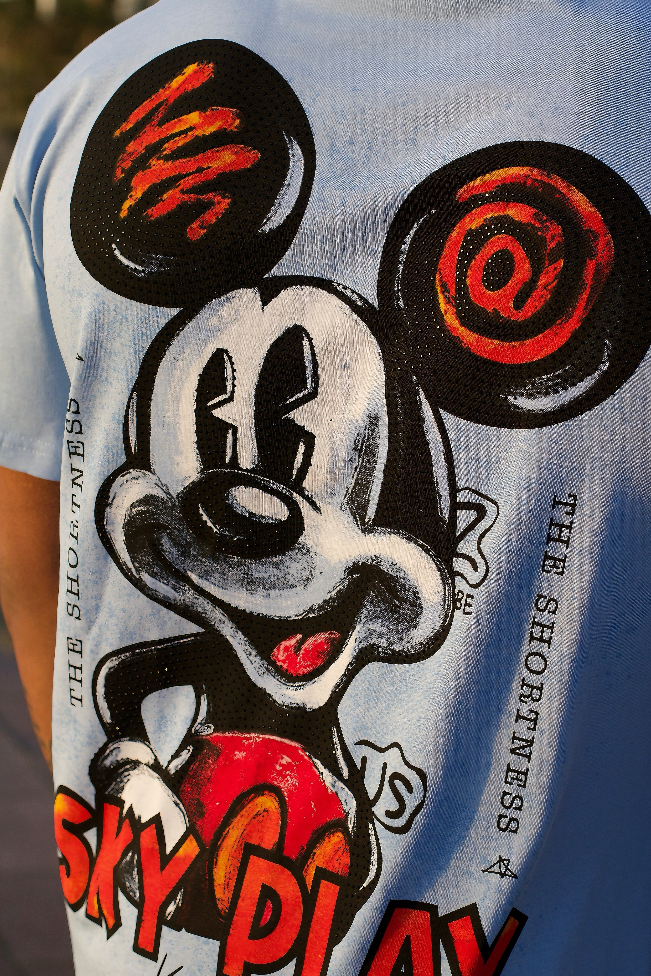 THE ICON LOONEY T-SHIRT
