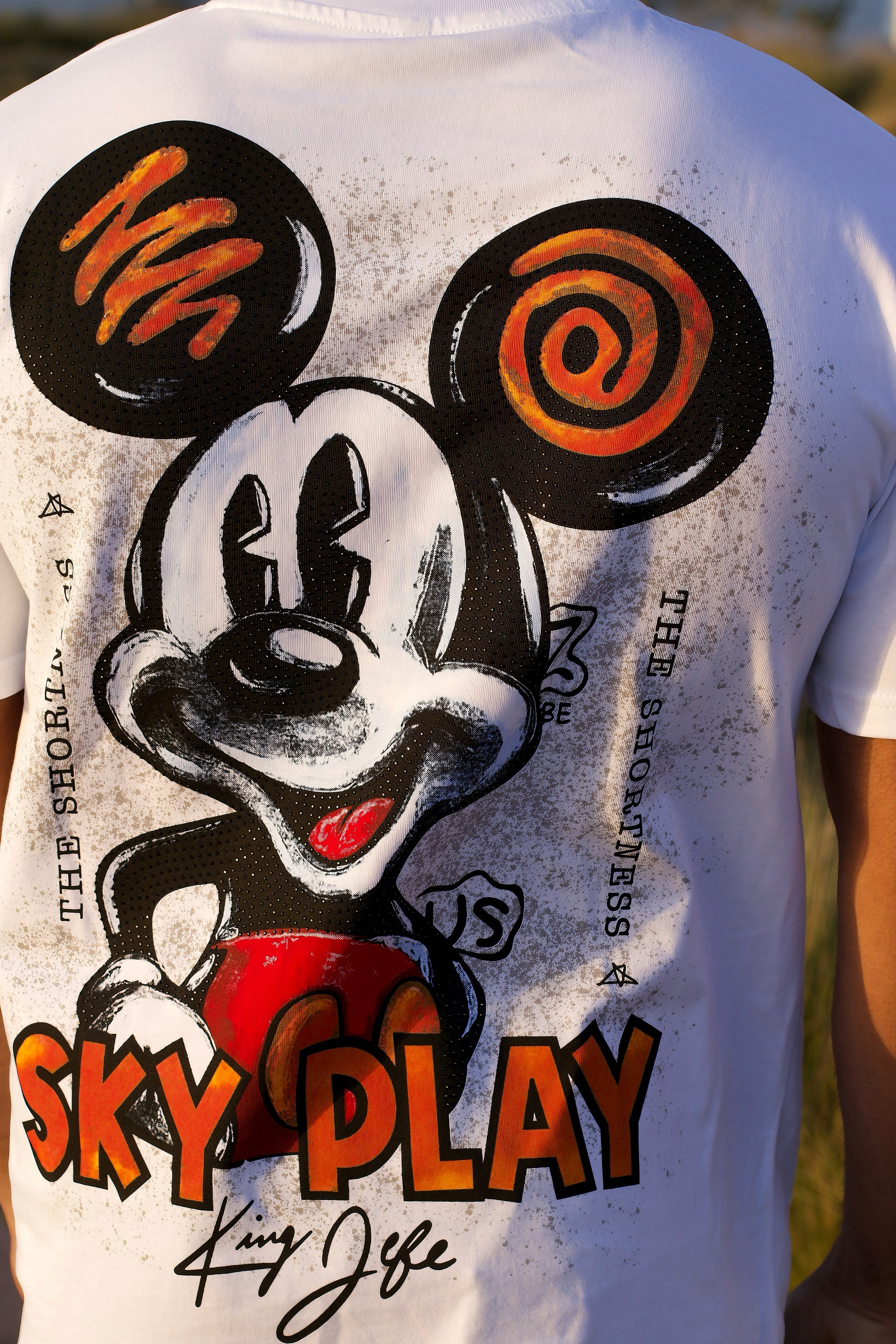 THE ICON LOONEY T-SHIRT