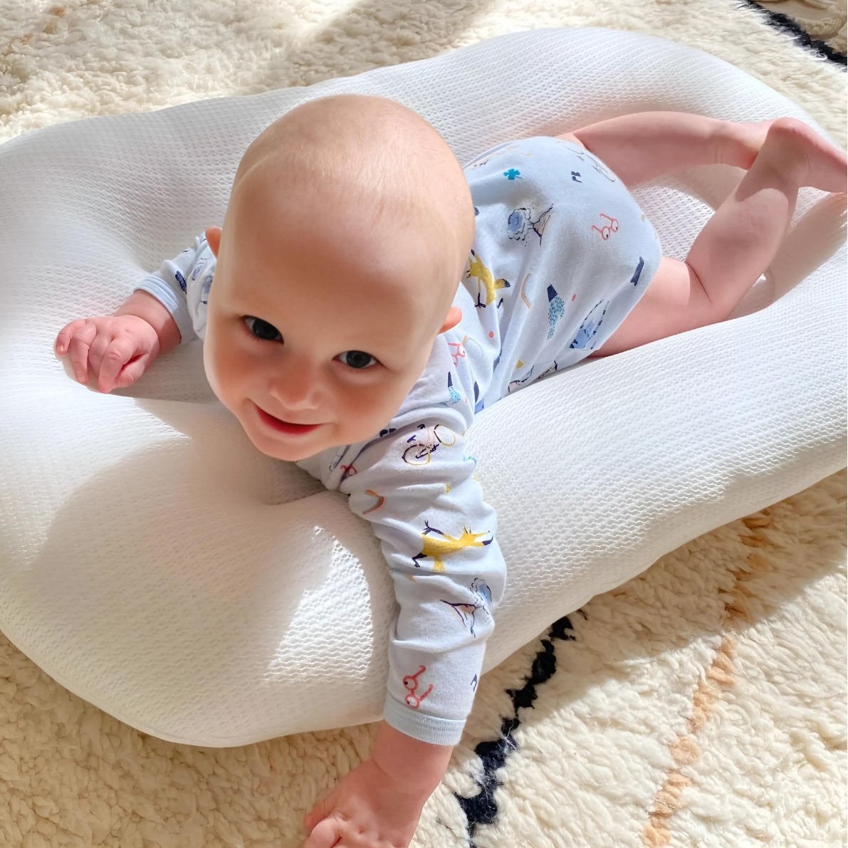Little Manta Pastel Baby Lounger Pillow