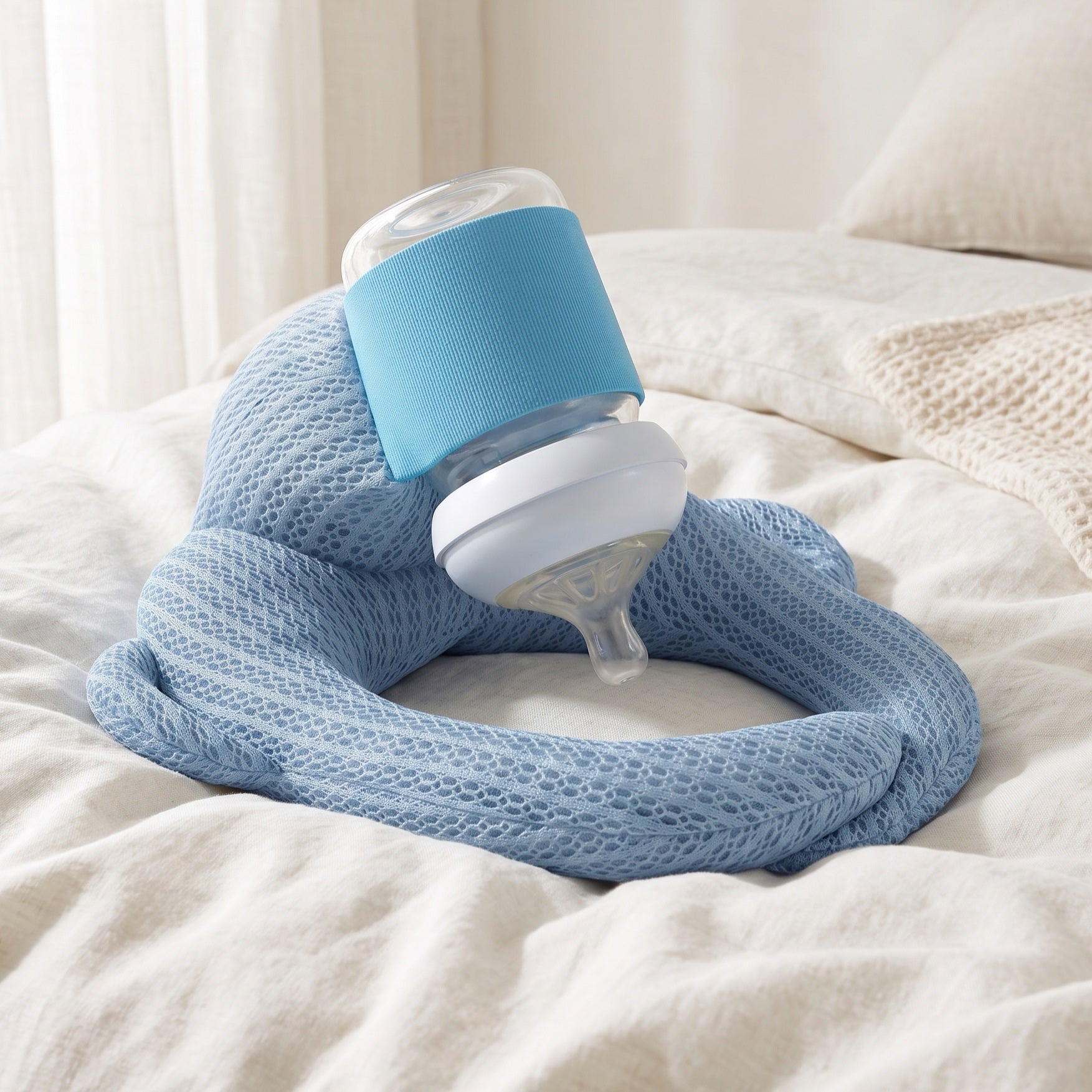 Little Manta Hands Free Baby Bottle Holder