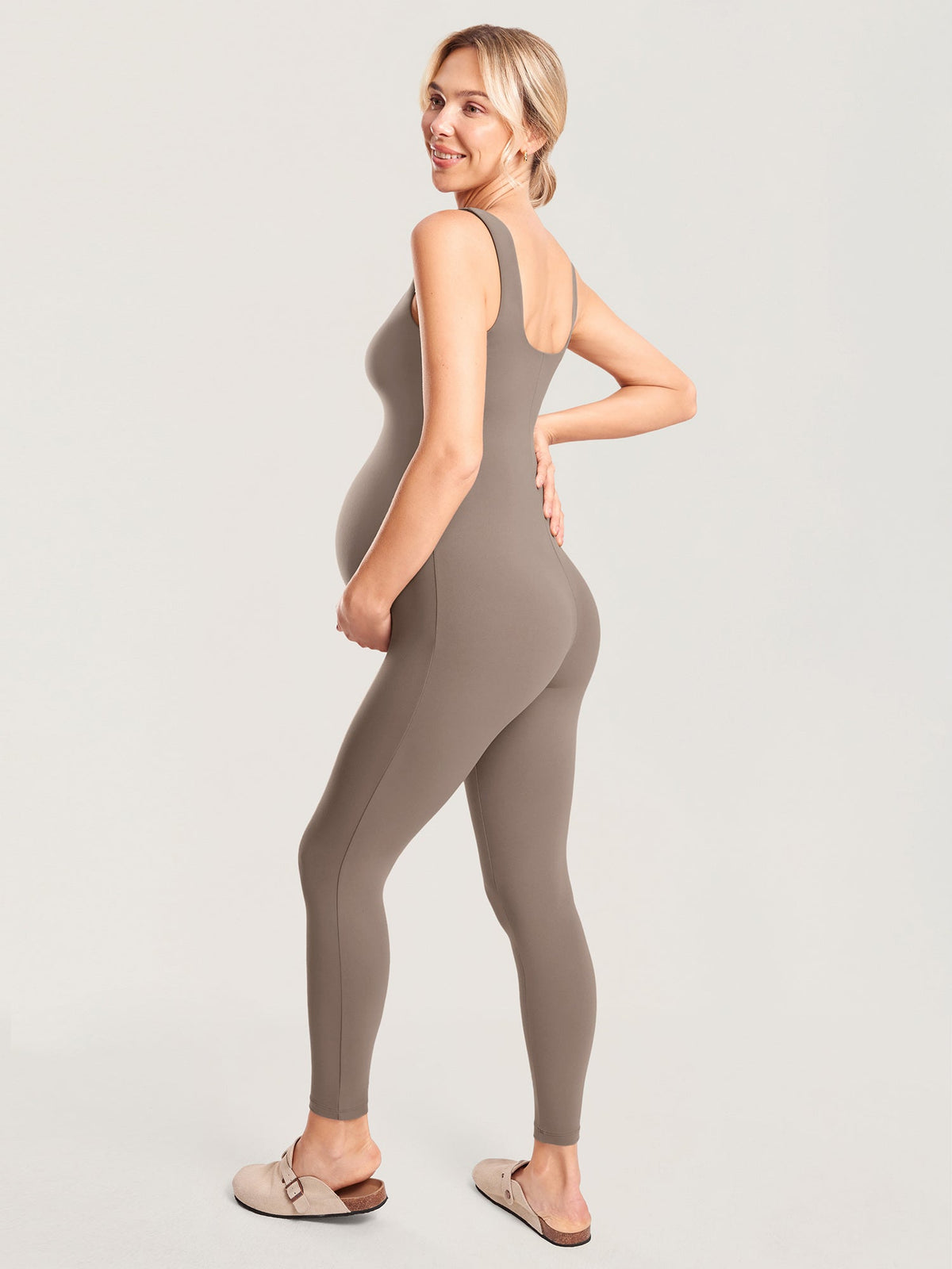 Fazo Store zwangerschapsjumpsuit met vierkante hals – 64 cm